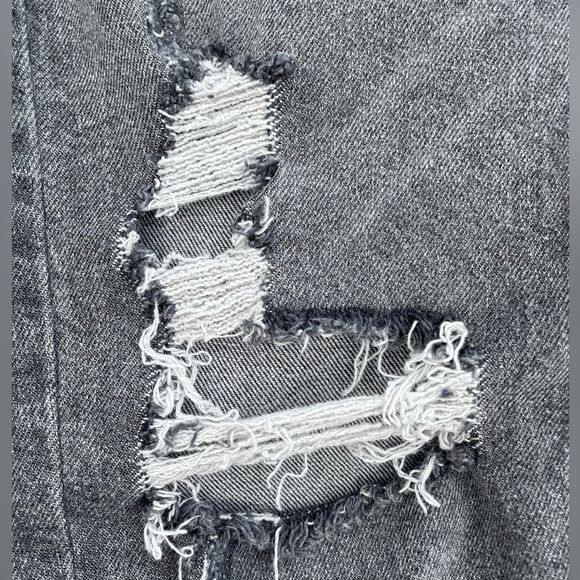 Wild Fable Black Distressed Ripped Highest Rise Mom Jeans Size 0 - Picture 5 of 6